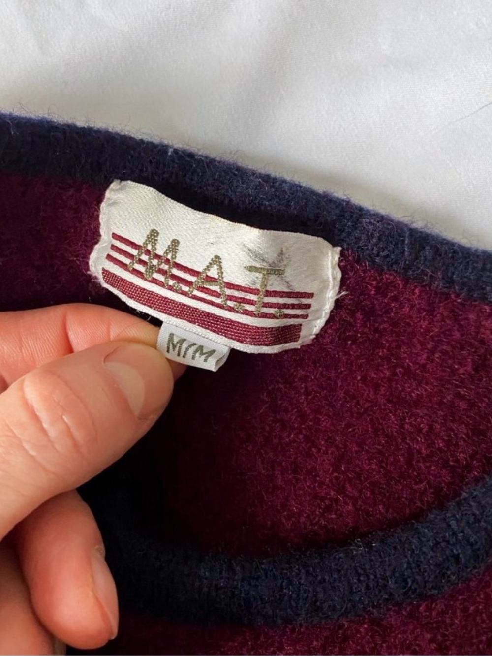 90s Vintage Navy & Burgundy Wool Cardigan with Quirky Embroidered Ducks - Picture 7 of 7